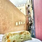 לינה וארוחת בוקר Sangregorooms