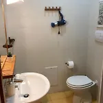 Sangregorooms לינה וארוחת בוקר