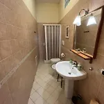 לינה וארוחת בוקר Sangregorooms